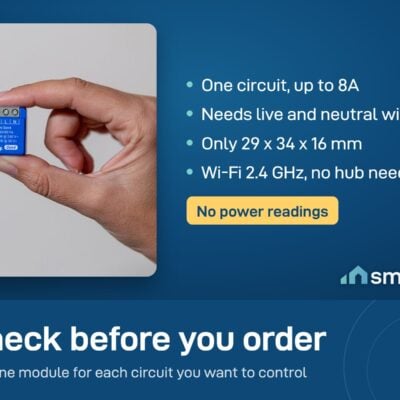 Shelly 1 Mini Gen4 held between two fingers: one circuit up to 8A, 29 x 34 x 16 mm, Wi-Fi 2.4 GHz, no hub